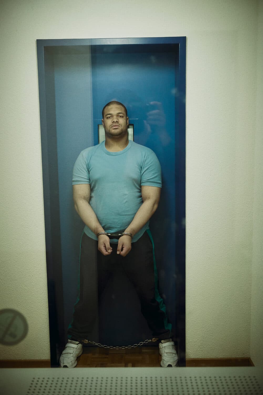 13PHOTO Florian Kalotay Brian Carlos im Gefängnis